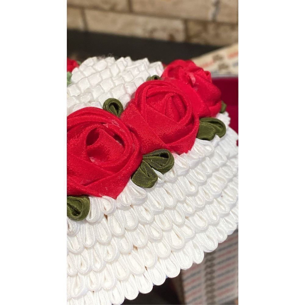 Vintage Ribbon Rose Cake Trinket Box - Picture 3 of 10